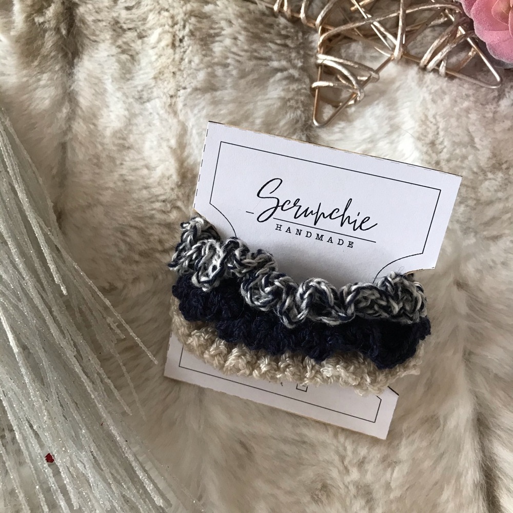 ❄️💕 Charmed Knits, Knit Scrunchy Hair Bands 💕❄️